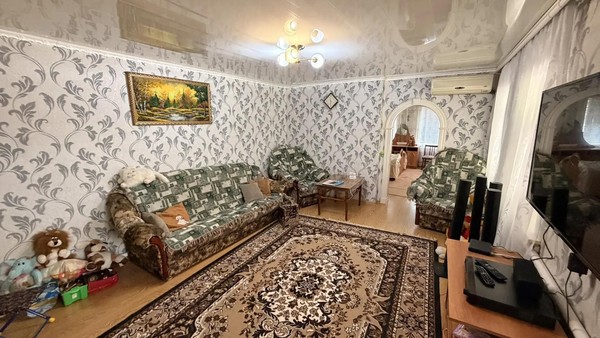 Продам дом, 2 мкр, Кропоткин г, 0 км от города