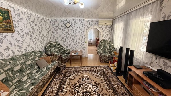 Продам дом, 2 мкр, Кропоткин г, 0 км от города