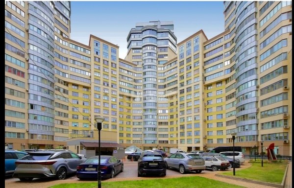 Продам трехкомнатную (3-комн.) квартиру, Шаболовка ул, 10к1, Москва г