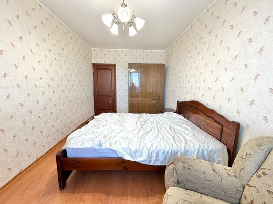 Продам трехкомнатную (3-комн.) квартиру, Высокая ул, 1, Ерино п