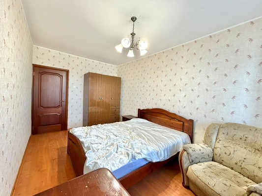 Продам трехкомнатную (3-комн.) квартиру, Высокая ул, 1, Ерино п