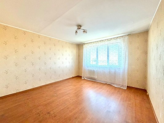 Продам трехкомнатную (3-комн.) квартиру, Высокая ул, 1, Ерино п