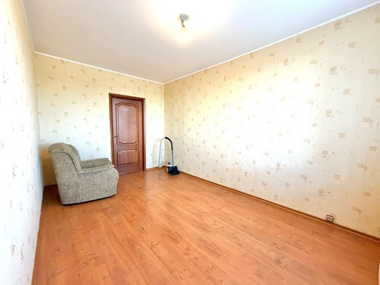 Продам трехкомнатную (3-комн.) квартиру, Высокая ул, 1, Ерино п
