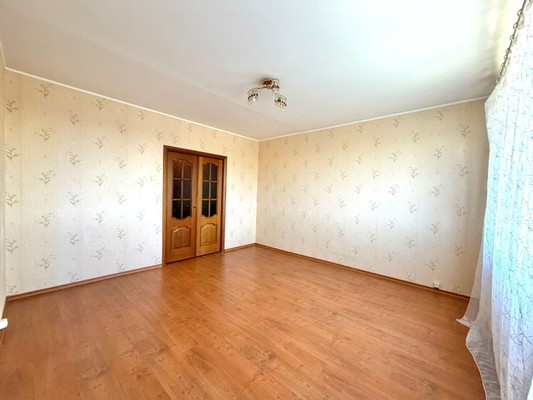 Продам трехкомнатную (3-комн.) квартиру, Высокая ул, 1, Ерино п