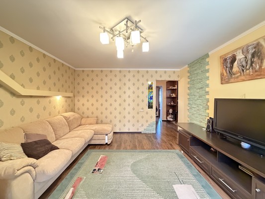 Продам трехкомнатную (3-комн.) квартиру, Широкая ул, 2, Казань г