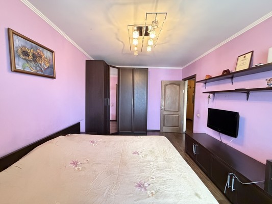Продам трехкомнатную (3-комн.) квартиру, Широкая ул, 2, Казань г