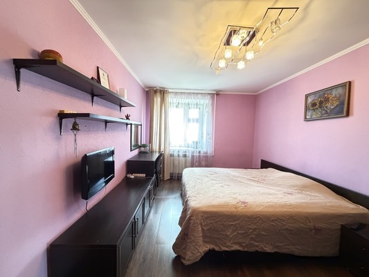 Продам трехкомнатную (3-комн.) квартиру, Широкая ул, 2, Казань г