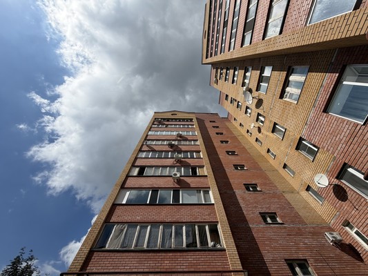 Продам трехкомнатную (3-комн.) квартиру, Широкая ул, 2, Казань г