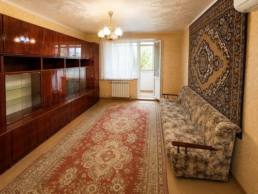 Продам двухкомнатную (2-комн.) квартиру, им. 70-летия Октября ул, 34, Краснодар г