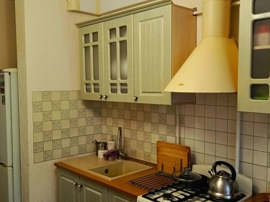 Продам трехкомнатную (3-комн.) квартиру, Марка Донского ул, 20, Симферополь г