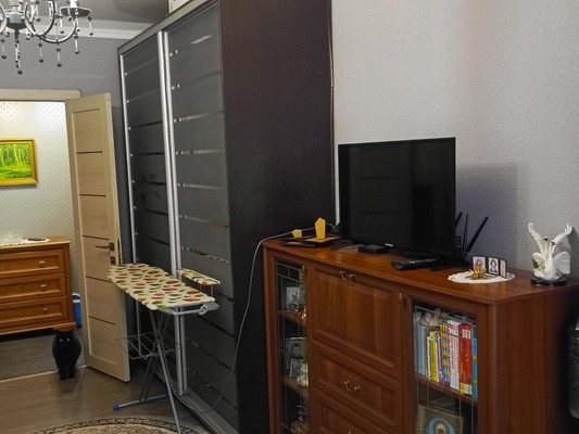 Продам трехкомнатную (3-комн.) квартиру, Марка Донского ул, 20, Симферополь г