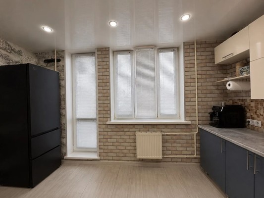 Продам трехкомнатную (3-комн.) квартиру, Калинина ул, 135, Ишим г