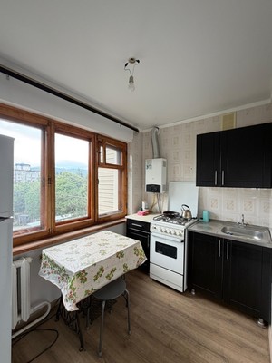 Продам двухкомнатную (2-комн.) квартиру, Байсултанова ул, 3, Нальчик г