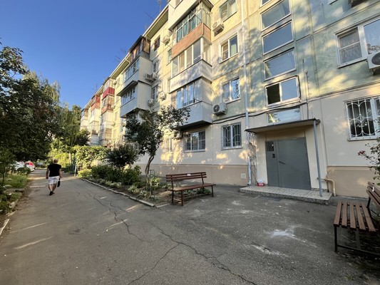 Сдам двухкомнатную (2-комн.) квартиру, им. Селезнева ул, 184, Краснодар г