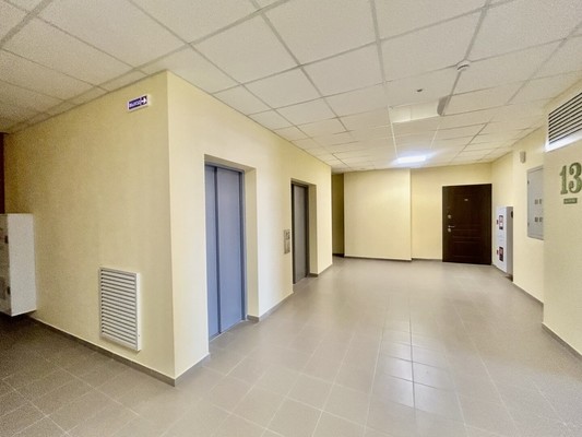 Продам двухкомнатную (2-комн.) квартиру, Крымской весны ул, 13к2, Мирное с