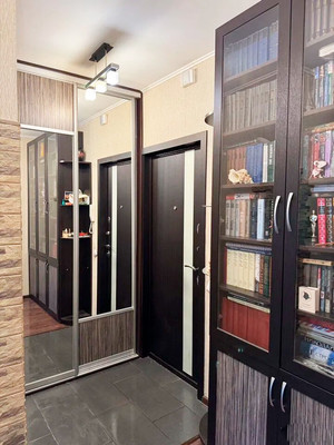 Продам однокомнатную (1-комн.) квартиру, Осенний б-р, 16к2, Москва г