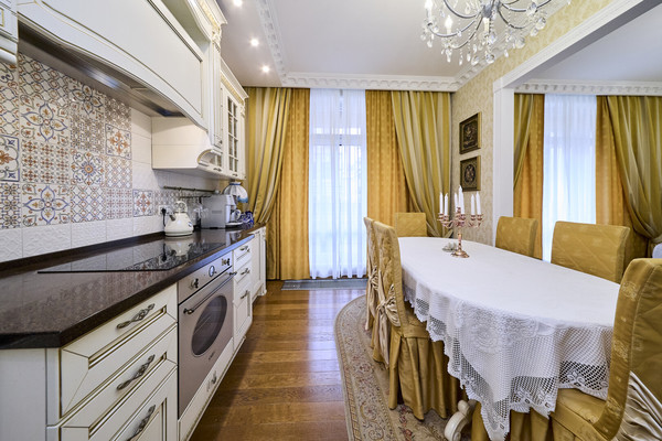 Продам трехкомнатную (3-комн.) квартиру, Пионерская ул, 16, Санкт-Петербург г