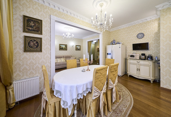 Продам трехкомнатную (3-комн.) квартиру, Пионерская ул, 16, Санкт-Петербург г
