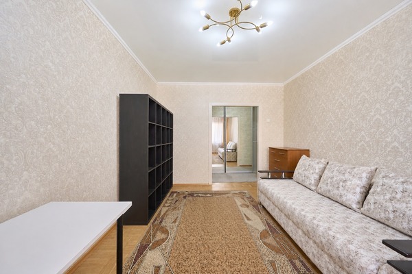 Продам трехкомнатную (3-комн.) квартиру, Рашпилевская ул, 32, Краснодар г