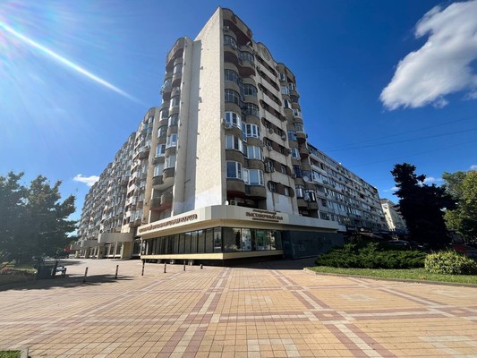 Продам трехкомнатную (3-комн.) квартиру, Рашпилевская ул, 32, Краснодар г