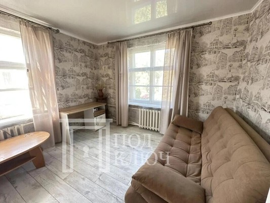 Продам трехкомнатную (3-комн.) квартиру, Октябрьская пл, 1, Таганрог г