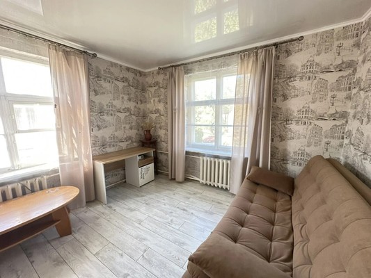 Продам трехкомнатную (3-комн.) квартиру, Октябрьская пл, 1, Таганрог г