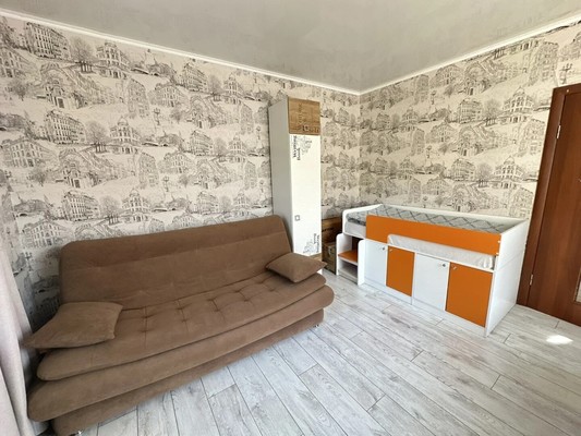 Продам трехкомнатную (3-комн.) квартиру, Октябрьская пл, 1, Таганрог г