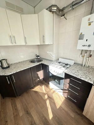 Продам трехкомнатную (3-комн.) квартиру, Октябрьская пл, 1, Таганрог г