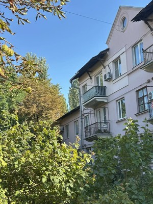 Продам трехкомнатную (3-комн.) квартиру, Октябрьская пл, 1, Таганрог г