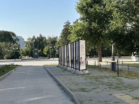 Продам трехкомнатную (3-комн.) квартиру, Октябрьская пл, 1, Таганрог г