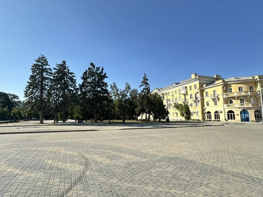 Продам трехкомнатную (3-комн.) квартиру, Октябрьская пл, 1, Таганрог г