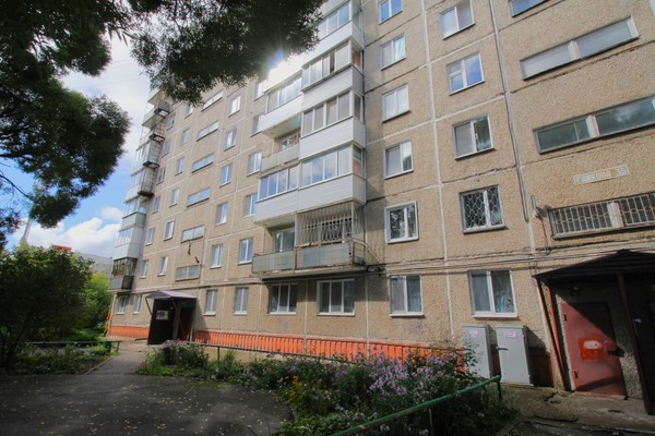 Продам двухкомнатную (2-комн.) квартиру, Гашкова ул, 35, Пермь г