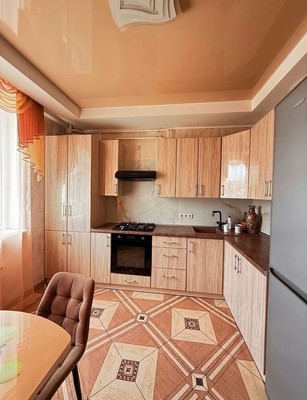 Продам двухкомнатную (2-комн.) квартиру, Батурина ул, 197, Симферополь г