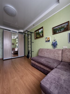Продам двухкомнатную (2-комн.) квартиру, Батурина ул, 197, Симферополь г