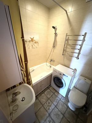 Продам двухкомнатную (2-комн.) квартиру, Баки Урманче ул, 1, Казань г