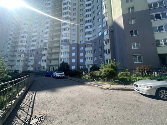 Продам однокомнатную (1-комн.) квартиру, Полевая ул, 14, Бугры п
