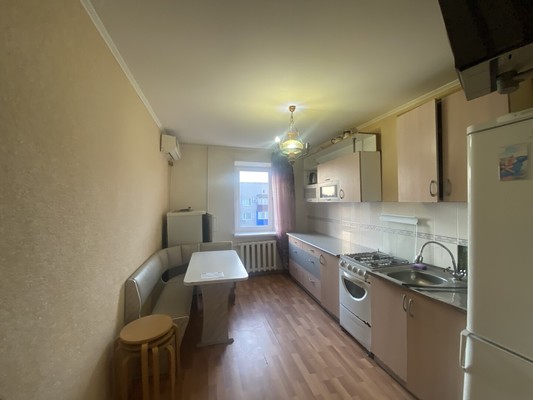 Продам трехкомнатную (3-комн.) квартиру, Гоголя ул, 44кб, Тихорецк г