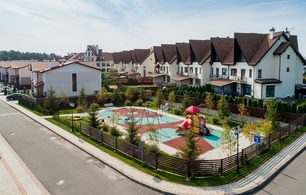 Продам таунхаус в поселке Александровский, Александра Второго ул, 2к4, Александровка д, 16 км от города