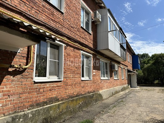 Продам двухкомнатную (2-комн.) квартиру, Запорожская ул, 20, Северская ст-ца
