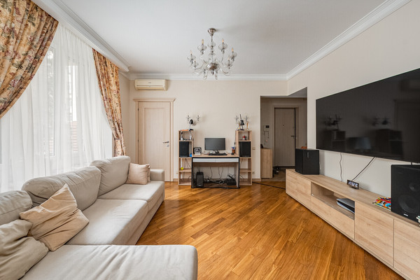 Продам трехкомнатную (3-комн.) квартиру, 3-я Фрунзенская ул, 7, Москва г