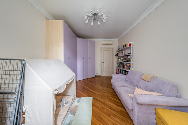 Продам трехкомнатную (3-комн.) квартиру, 3-я Фрунзенская ул, 7, Москва г