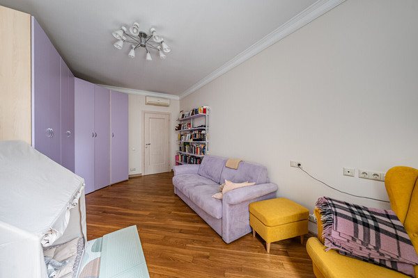 Продам трехкомнатную (3-комн.) квартиру, 3-я Фрунзенская ул, 7, Москва г
