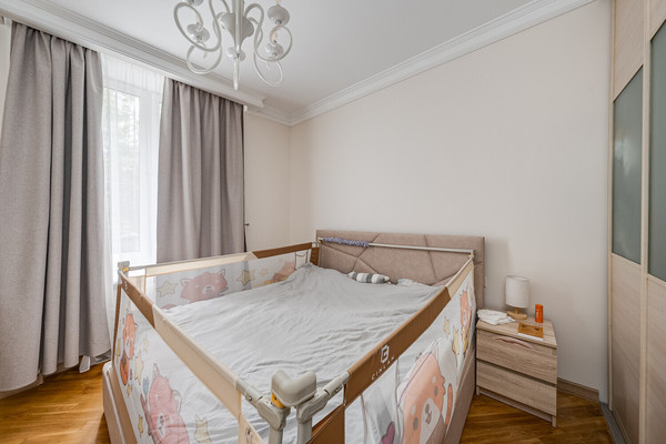 Продам трехкомнатную (3-комн.) квартиру, 3-я Фрунзенская ул, 7, Москва г