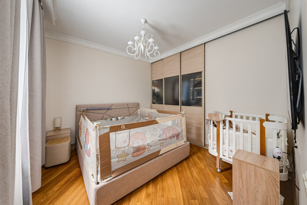 Продам трехкомнатную (3-комн.) квартиру, 3-я Фрунзенская ул, 7, Москва г
