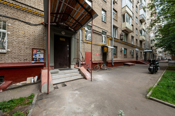 Продам трехкомнатную (3-комн.) квартиру, 3-я Фрунзенская ул, 7, Москва г