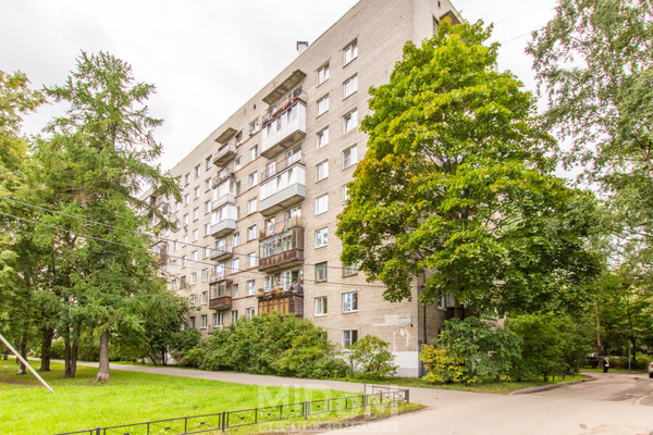 Продам трехкомнатную (3-комн.) квартиру, Бутлерова ул, 32, Санкт-Петербург г