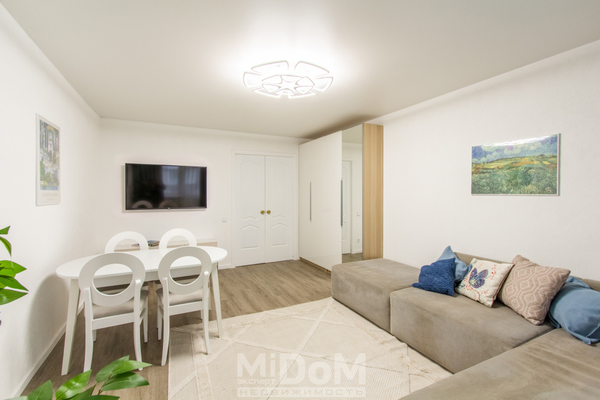 Продам трехкомнатную (3-комн.) квартиру, Бутлерова ул, 32, Санкт-Петербург г