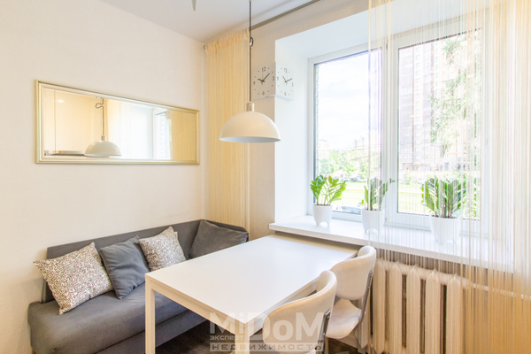 Продам трехкомнатную (3-комн.) квартиру, Бутлерова ул, 32, Санкт-Петербург г