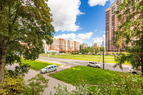 Продам трехкомнатную (3-комн.) квартиру, Бутлерова ул, 32, Санкт-Петербург г