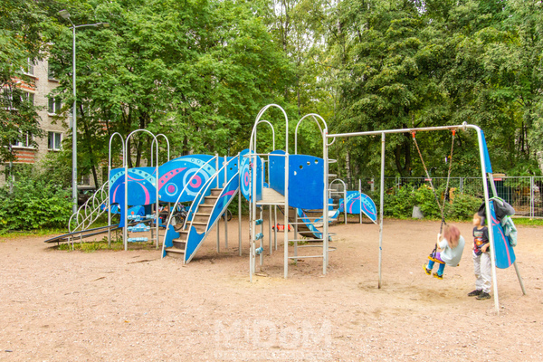 Продам трехкомнатную (3-комн.) квартиру, Бутлерова ул, 32, Санкт-Петербург г